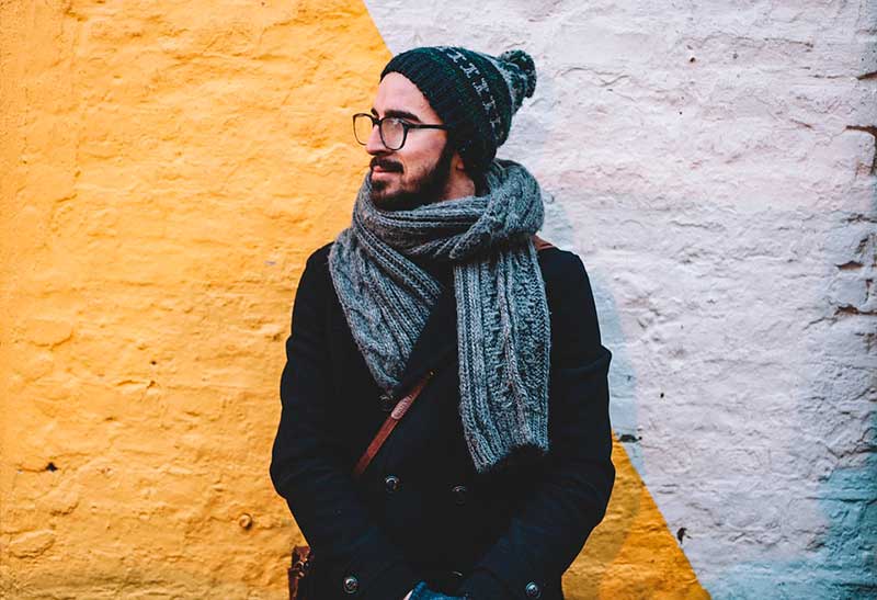 a-partir-de-cuantas-dioptrias-es-necesario-llevar-gafas-hombre-con-gafas a-partir-de-cuantas-dioptrias-es-necesario-llevar-gafas-hombre-con-gafas