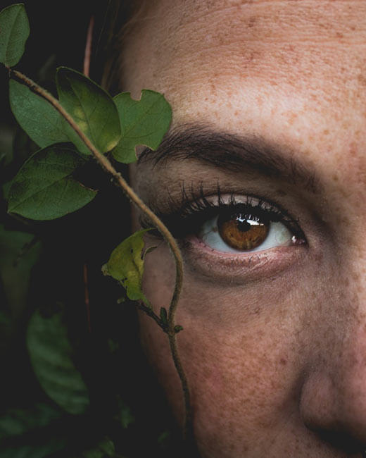 descansar-la-vista-ojo-mujer-naturaleza descansar-la-vista-ojo-mujer-naturaleza