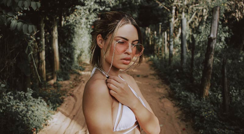 gafas-que-se-oscurecen-con-el-sol-chica